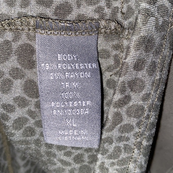 Animal print sleeveless blouse - Picture 6 of 6